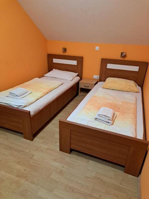 Guest House Pri Treh Lipah Ptuj Dış mekan fotoğraf