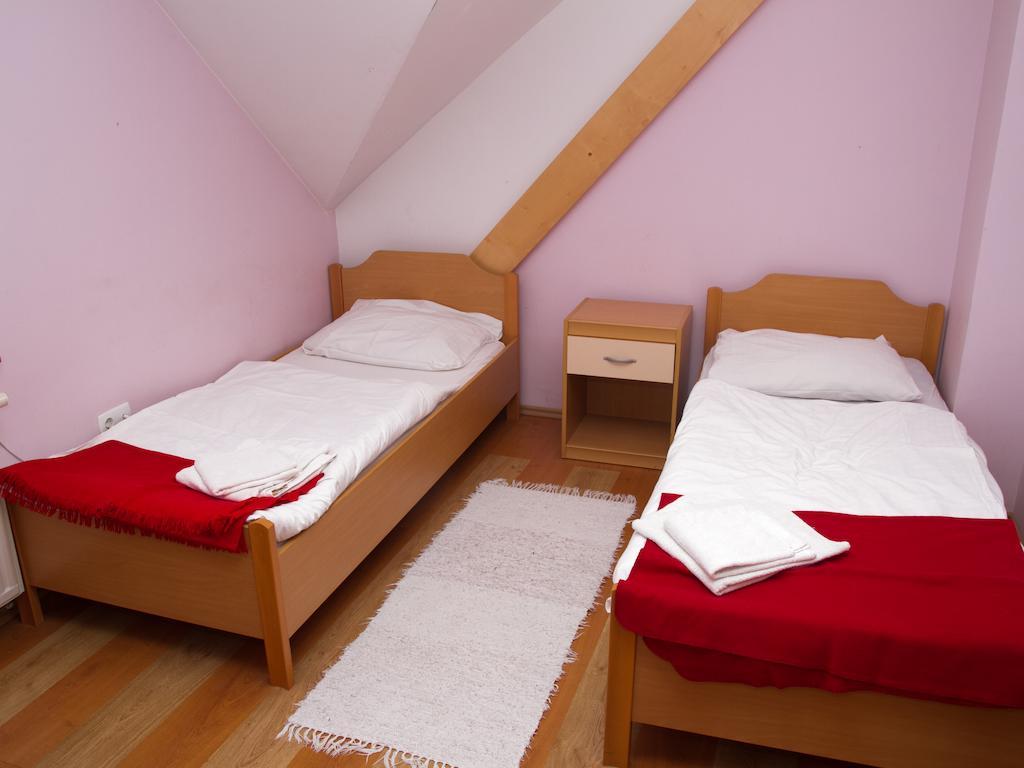 Guest House Pri Treh Lipah Ptuj Dış mekan fotoğraf