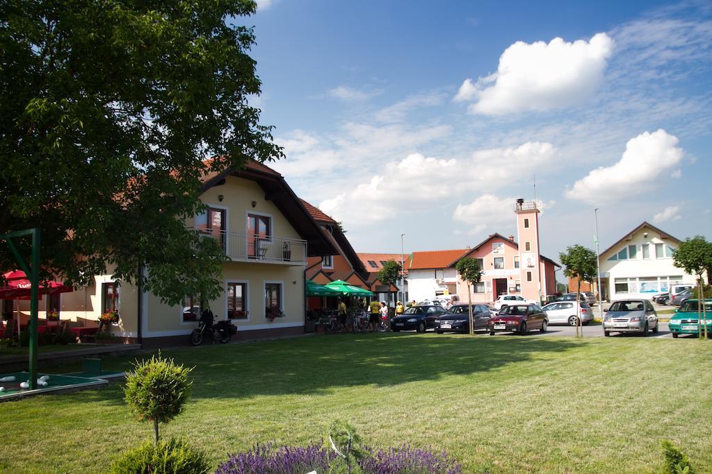 Guest House Pri Treh Lipah Ptuj Dış mekan fotoğraf